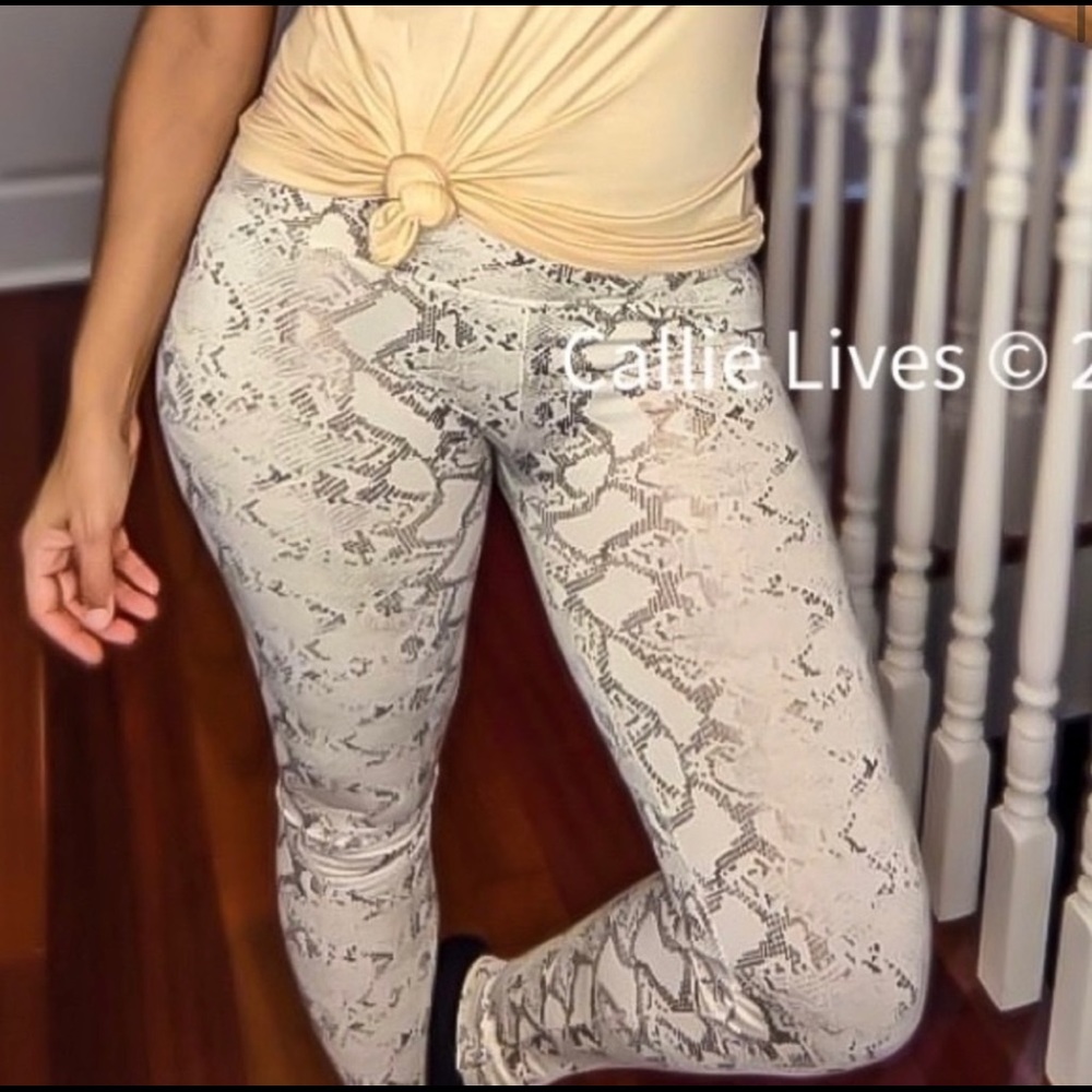 New! Miz Metallic Bronze Snake Yoga Fleece Active Wear Leggings
